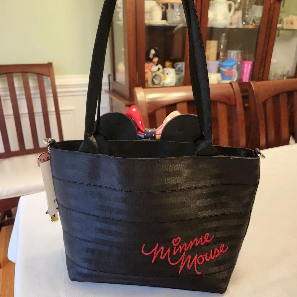 Harveys Seatbelt Minnie Mouse Mini Streamline bag❤️